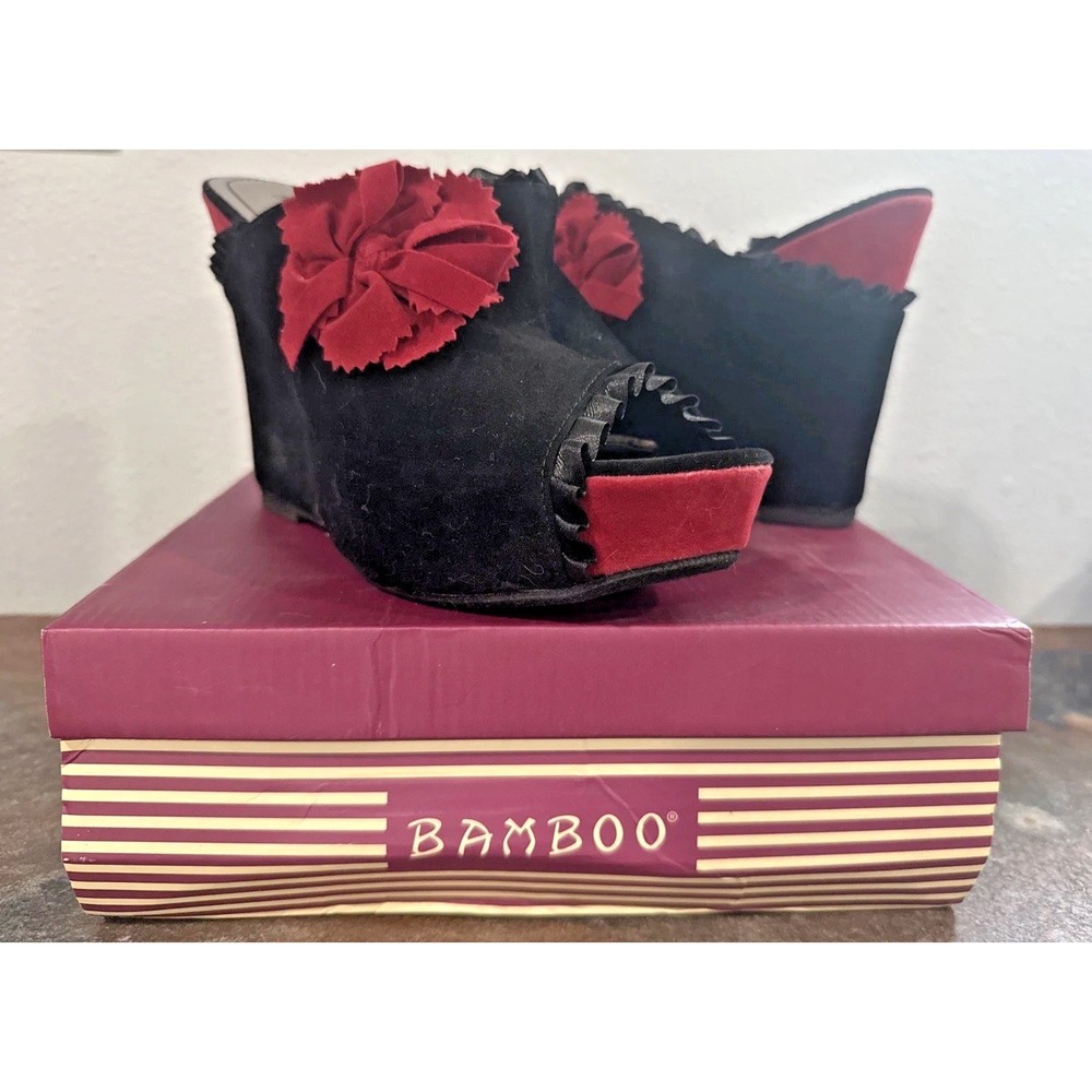 NIB Bamboo Babydoll-01 Womens 9 Black Red Floral Platform Wedge Mule Sandals